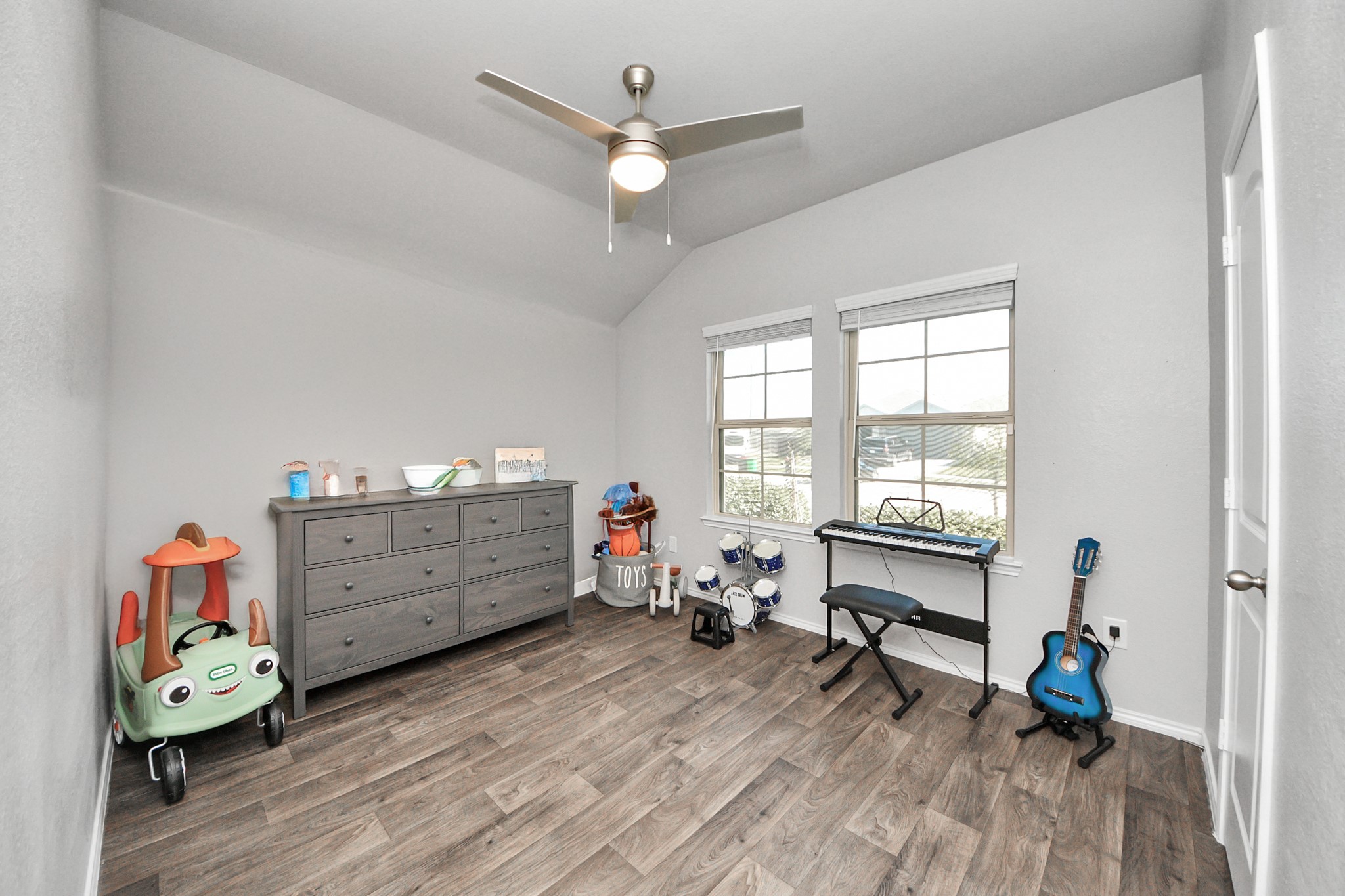 4315 Nervesa Dr. Katy, TX 77449 - Photo 8 of 41 a bed room with furniture and a window