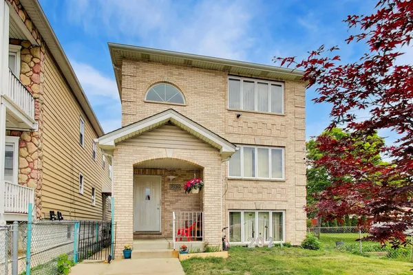 $1,900 | 7520 West 61st Street, Unit 2, Summit Argo, IL 60501