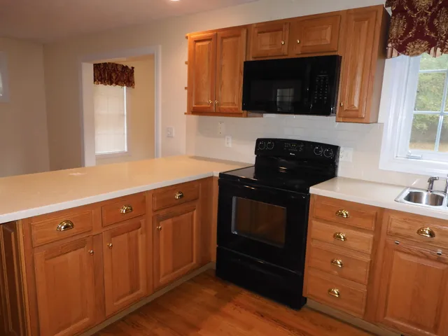 $589,900 | 27 Martins Ferry Road, Hooksett, NH 03106