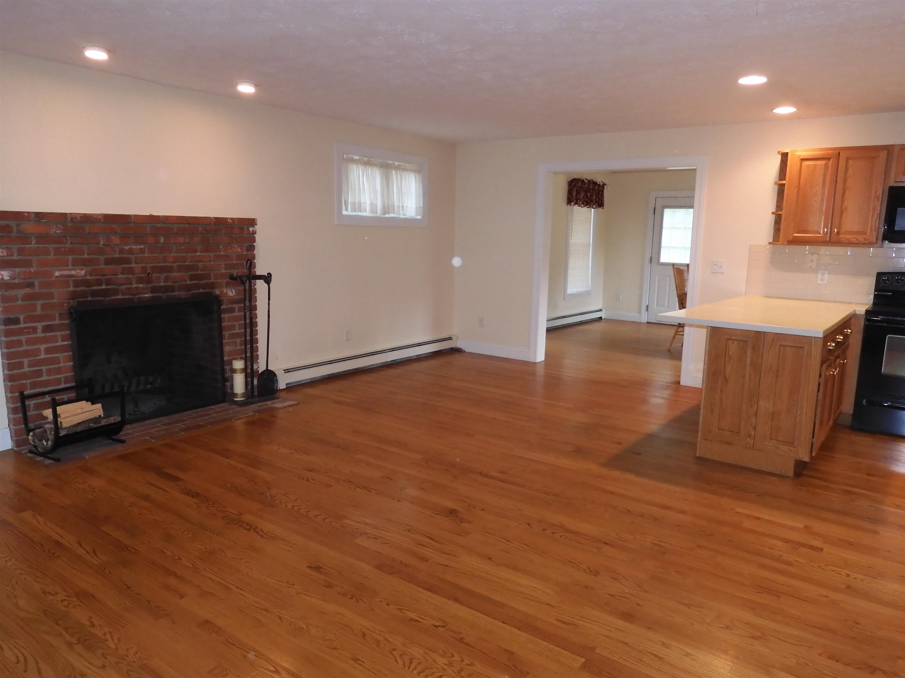 27 Martins Ferry Road Hooksett, NH 03106 - Photo 4 of 35 Gallery Image 4