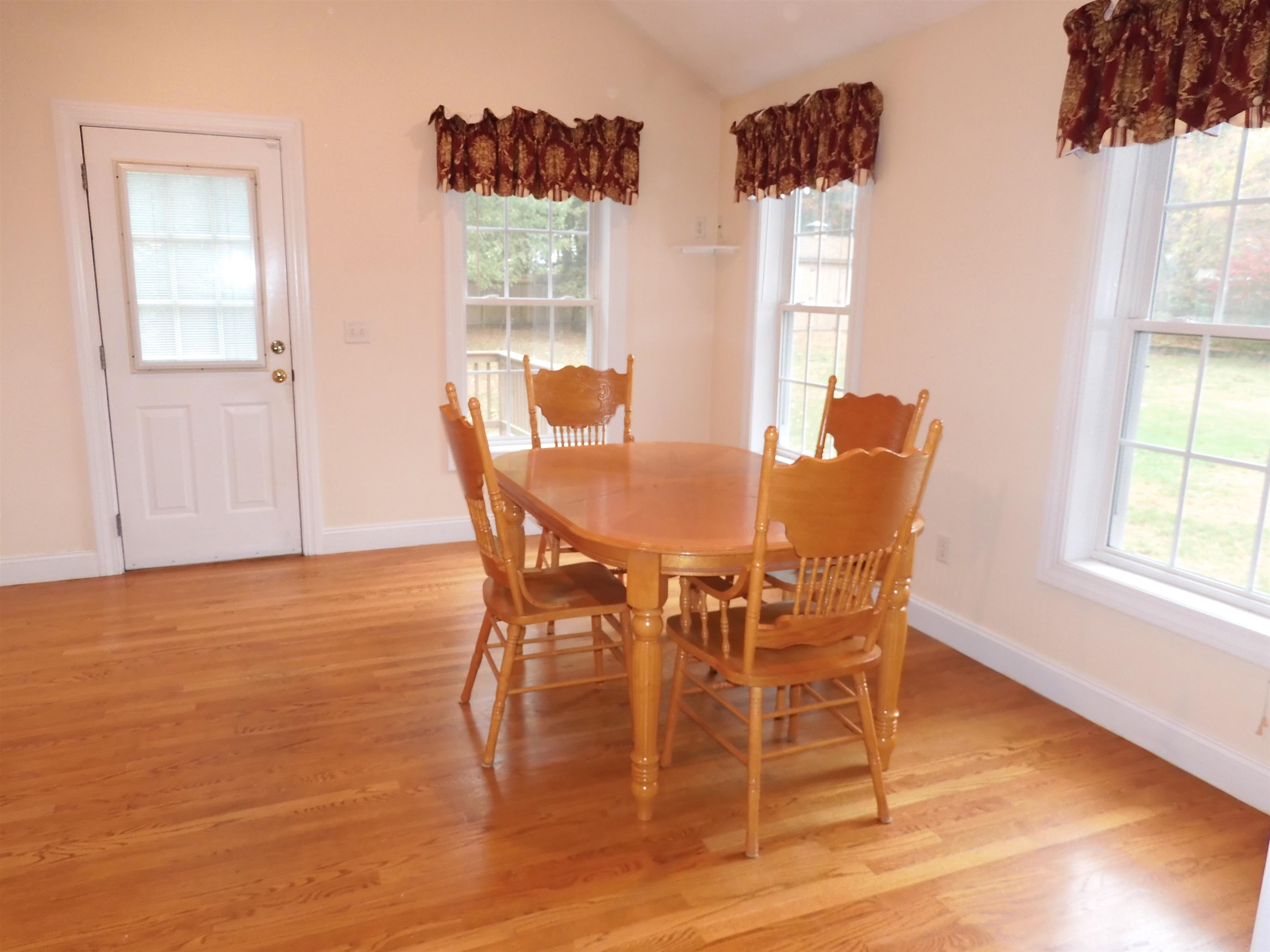 27 Martins Ferry Road Hooksett, NH 03106 - Photo 8 of 35 Gallery Image 8