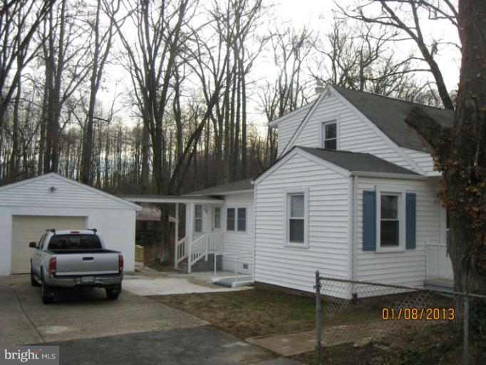 6808 Woodland Road Morningside, MD 20746 - Photo 3 of 11 Exterior (Side)