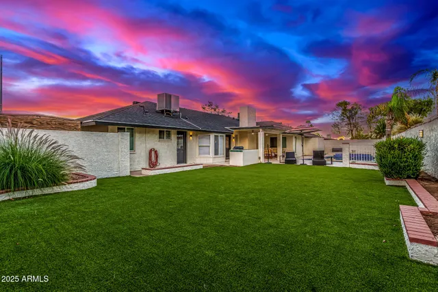 $1,150,000 | 2201 East Shea Boulevard, Phoenix, AZ 85028