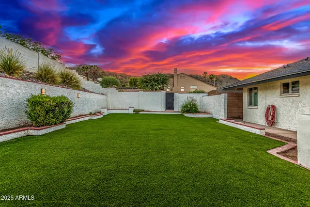 $1,150,000 | 2201 East Shea Boulevard, Phoenix, AZ 85028