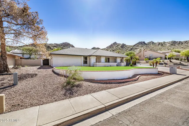 $1,150,000 | 2201 East Shea Boulevard, Phoenix, AZ 85028