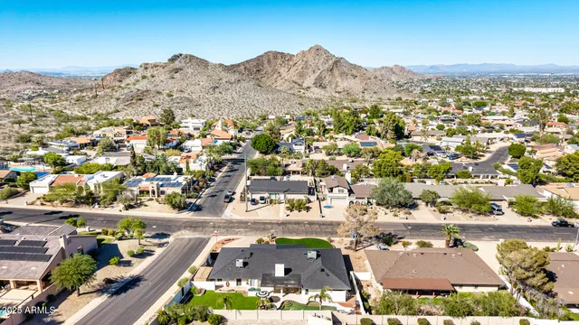 $1,150,000 | 2201 East Shea Boulevard, Phoenix, AZ 85028