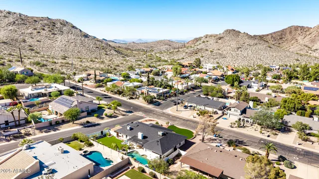 $1,150,000 | 2201 East Shea Boulevard, Phoenix, AZ 85028