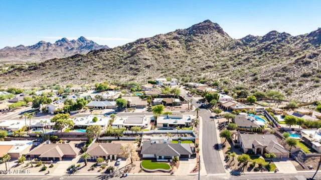 $1,150,000 | 2201 East Shea Boulevard, Phoenix, AZ 85028