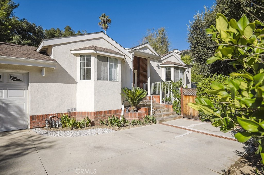 2255 East Chevy Chase Drive Glendale, CA 91206 - Photo 5 of 52