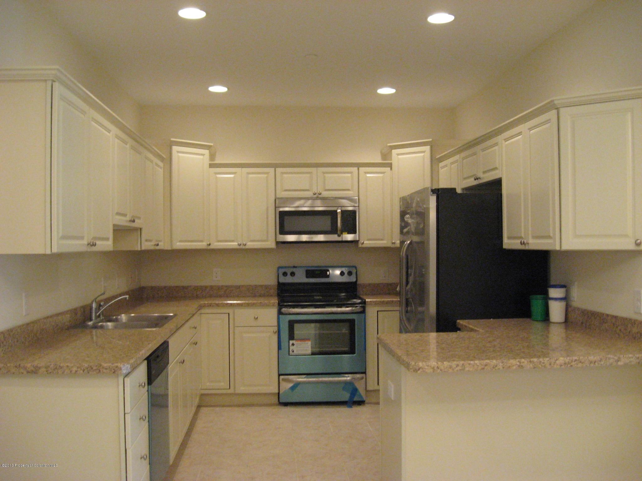 27 Wyndham Road Clarks Summit, PA 18411 - Photo 4 of 13 Gallery Image 4