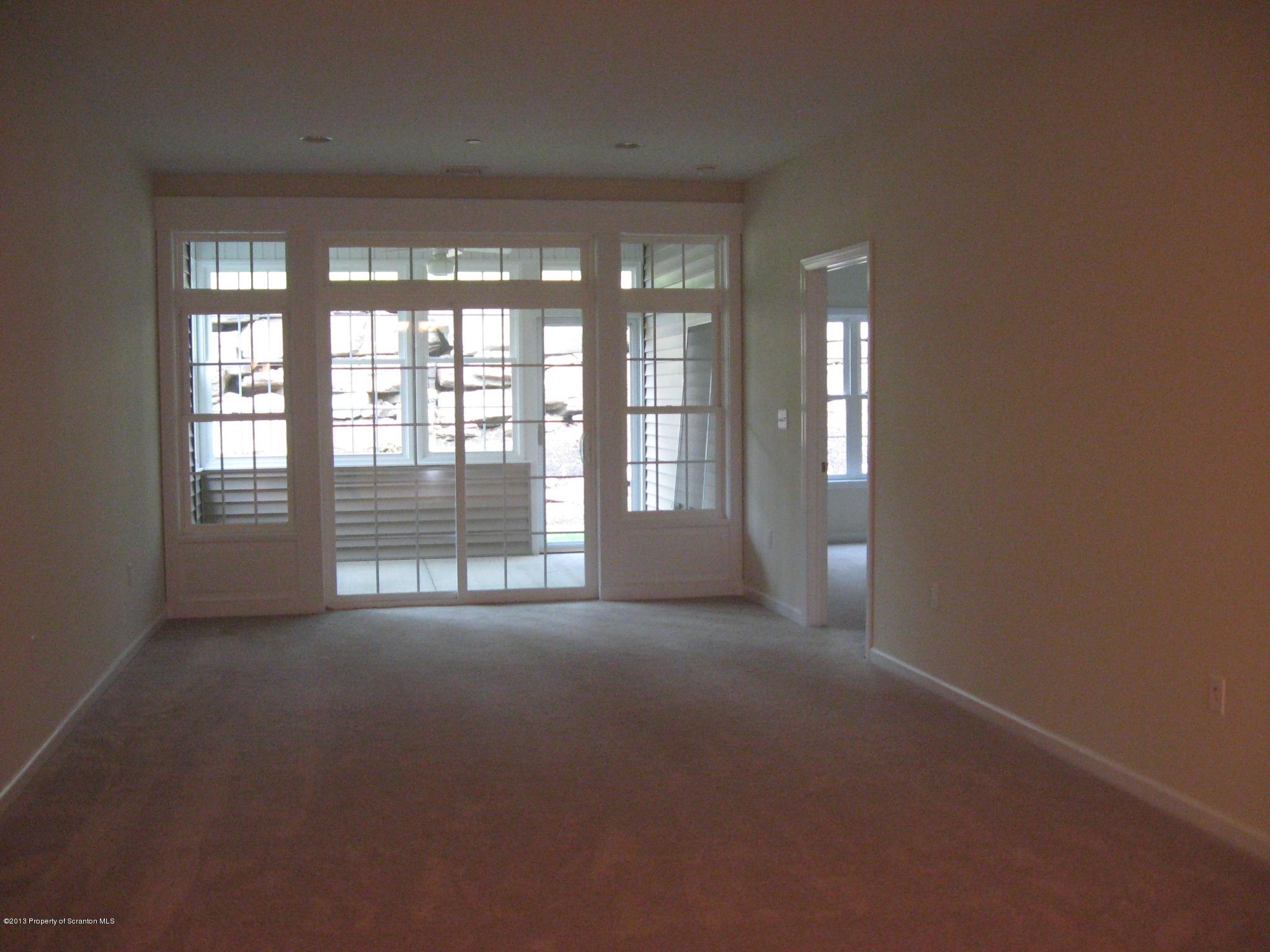 27 Wyndham Road Clarks Summit, PA 18411 - Photo 5 of 13 Gallery Image 5