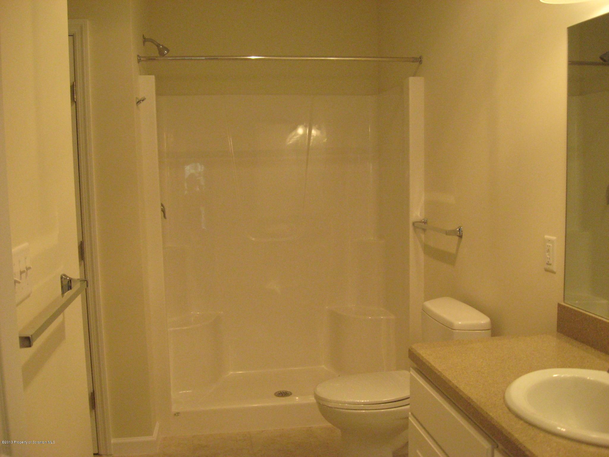 27 Wyndham Road Clarks Summit, PA 18411 - Photo 7 of 13 Gallery Image 7