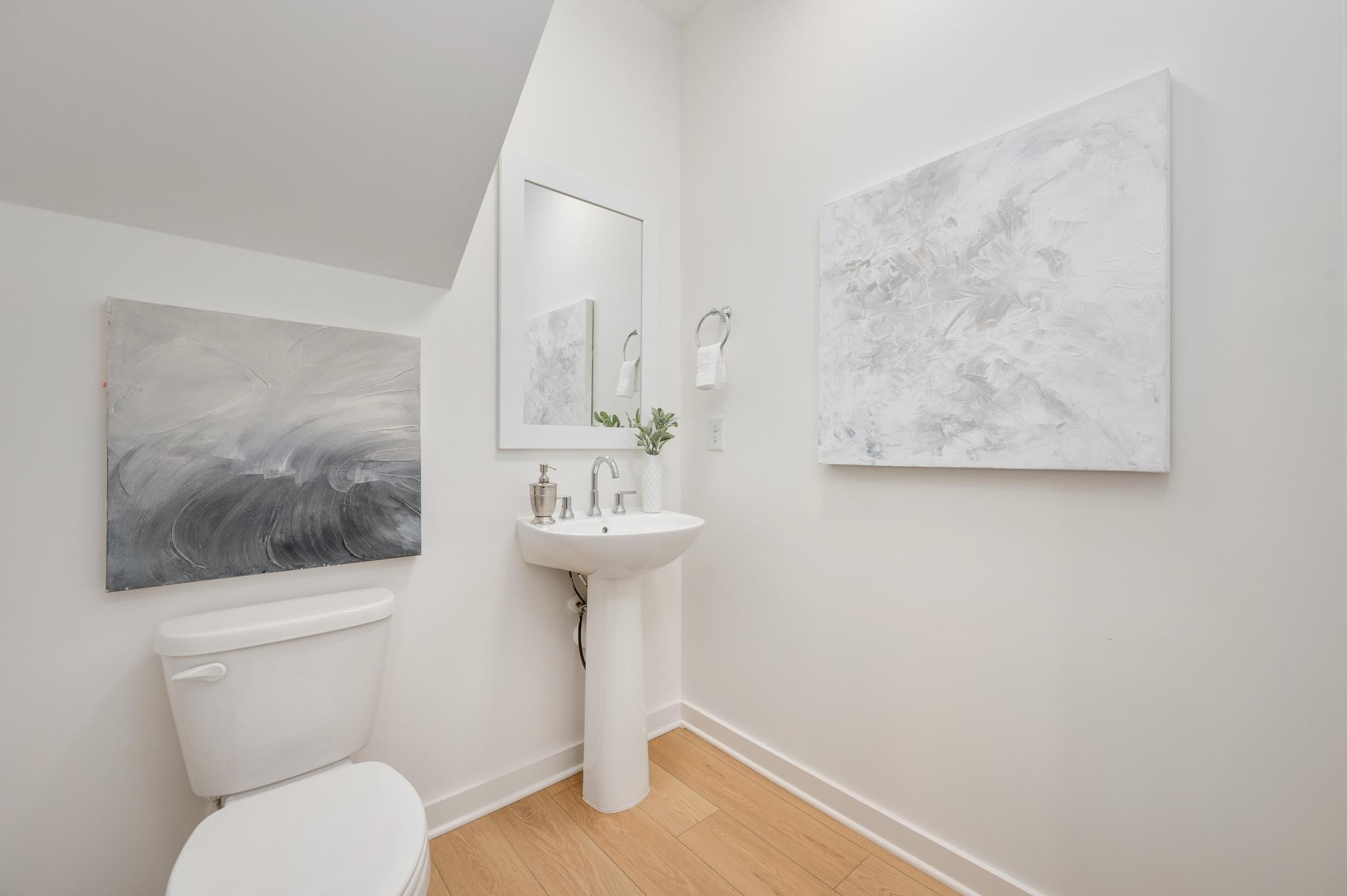 1067 Fallow Road Mount Juliet, TN 37122 - Photo 12 of 47 a bathroom with a toilet sink and mirror