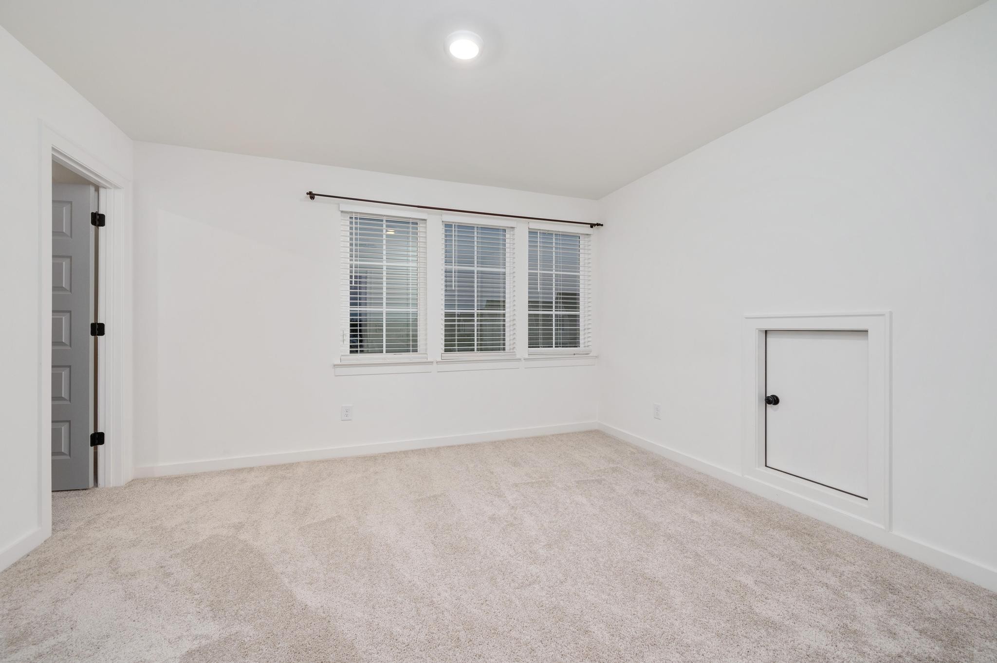 1067 Fallow Road Mount Juliet, TN 37122 - Photo 32 of 47 an empty room with windows