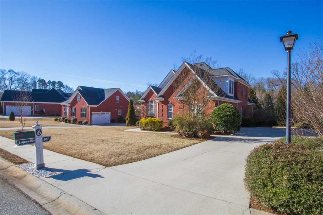 107 Cayman Way Anderson, SC 29621 - Photo 3 of 35