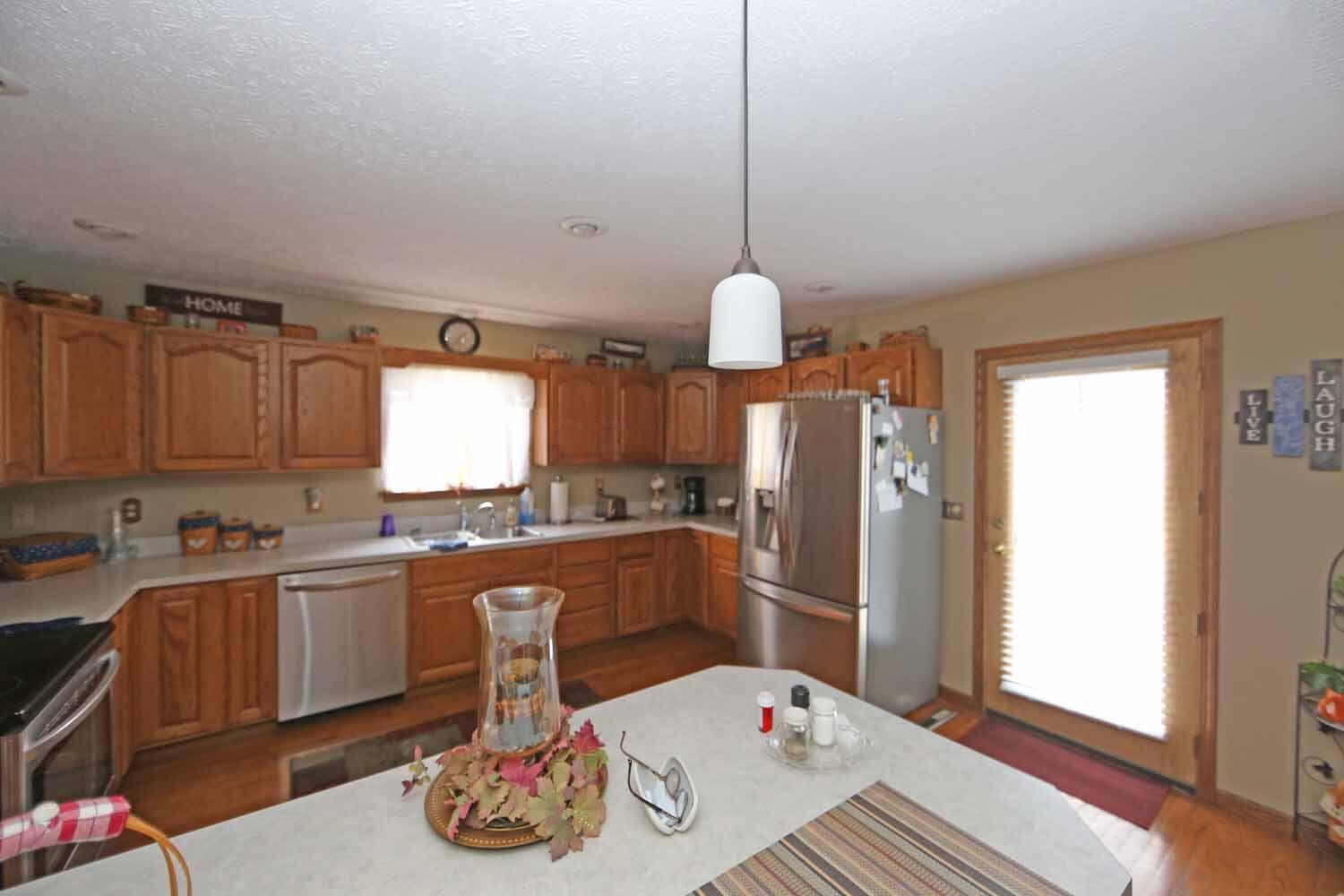 14608 Wooster Road Mount Vernon, OH 43050 - Photo 18 of 29 IMG_2330