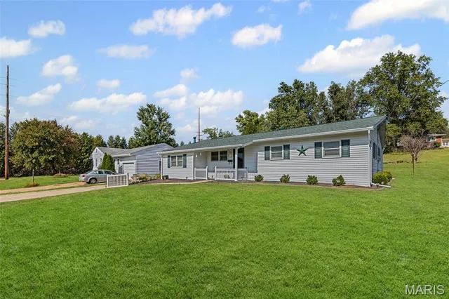 $205,000 | 212 South Columbia Street, Columbia, IL 62236