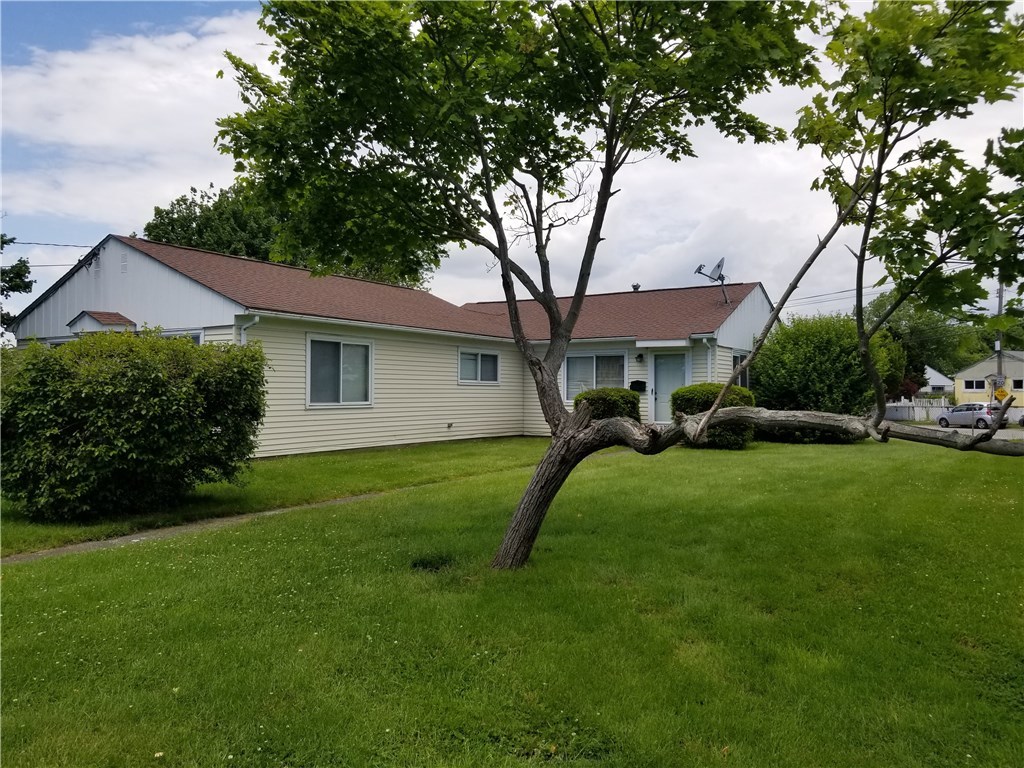 2 Ludlow Road Middletown, RI 02842 - Photo 2 of 3