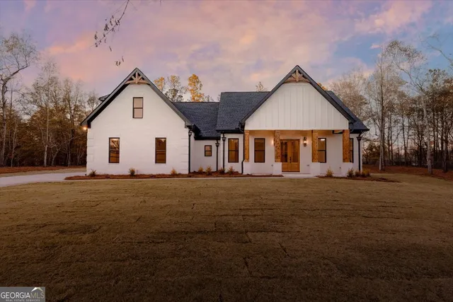 $590,000 | 6975 Columbus Road, Lizella, GA 31052