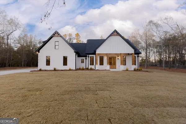 $555,000 | 6975 Columbus Road, Lizella, GA 31052