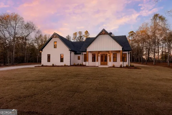 $555,000 | 6975 Columbus Road, Lizella, GA 31052