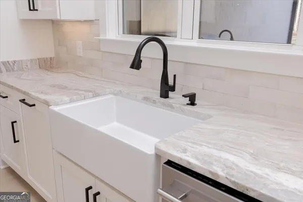 $555,000 | 6975 Columbus Road, Lizella, GA 31052