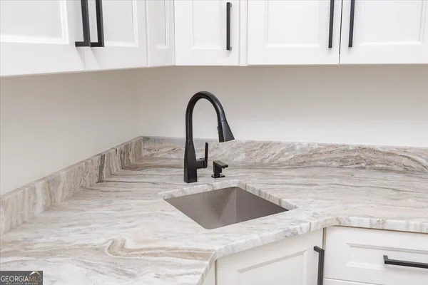 $555,000 | 6975 Columbus Road, Lizella, GA 31052