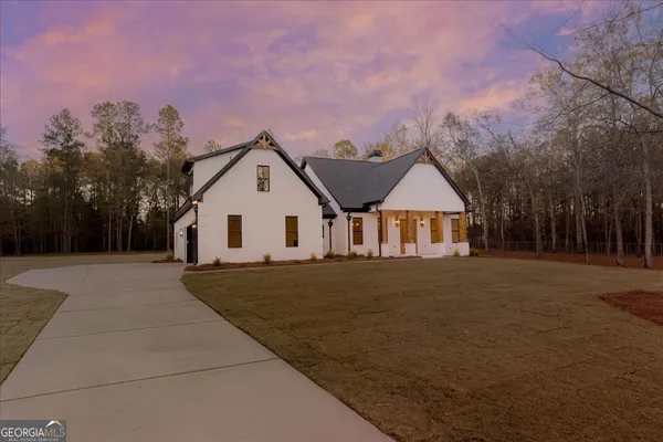$555,000 | 6975 Columbus Road, Lizella, GA 31052