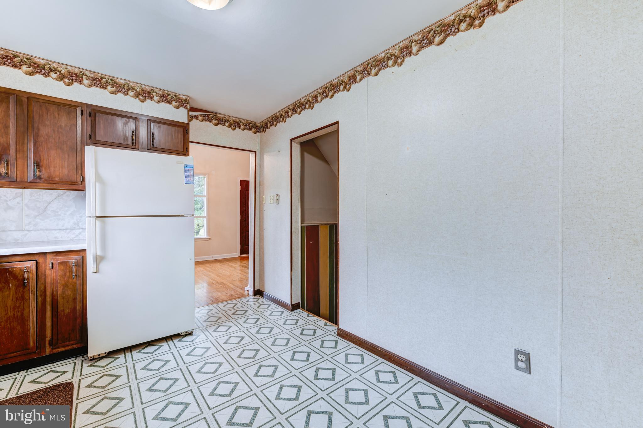 92 Centennial Road Warminster, PA 18974 - Photo 8 of 29
