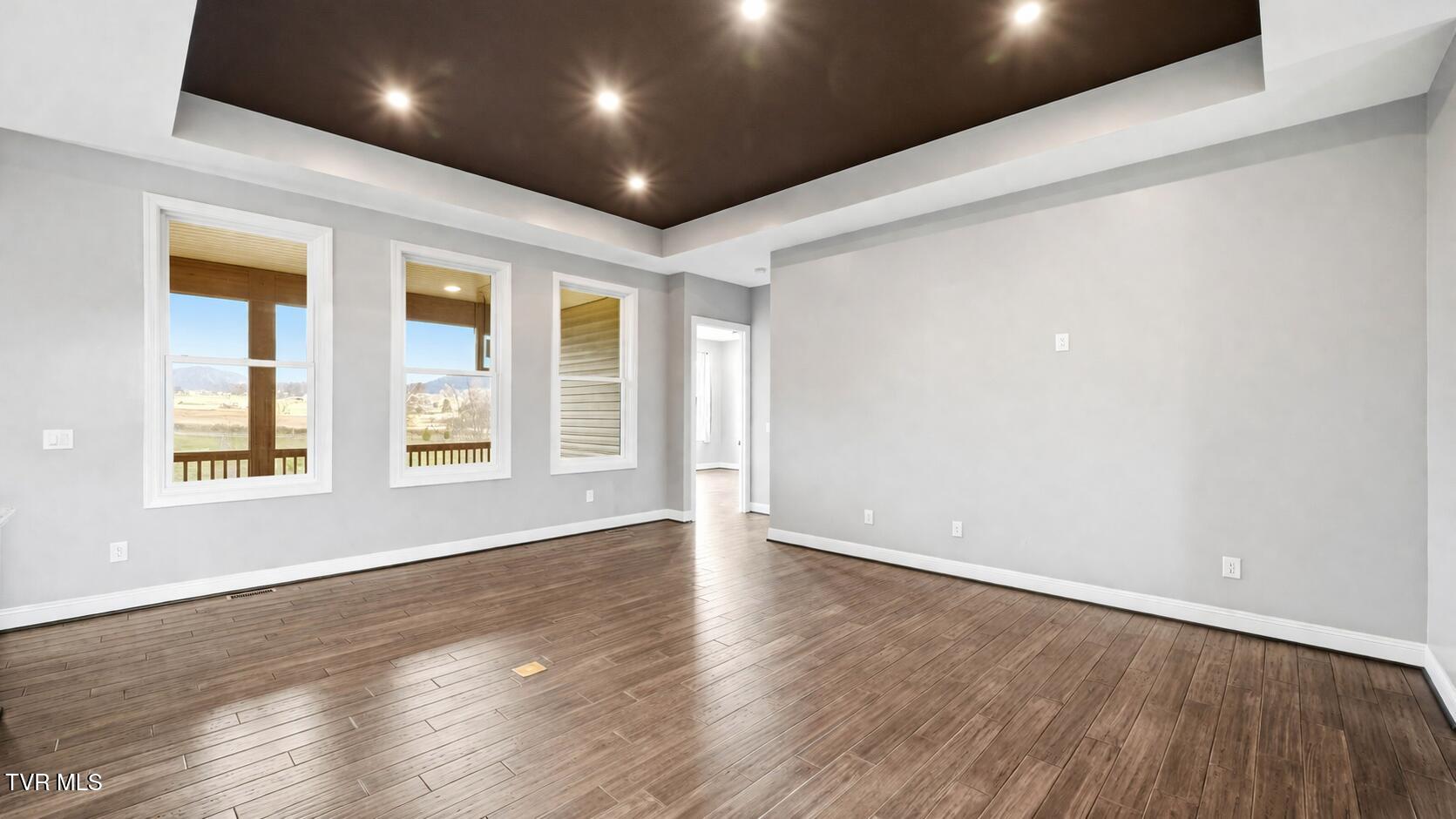 563 Pleasant Valley Road Jonesborough, TN 37659 - Photo 3 of 57 563 Pleasant Valley Road