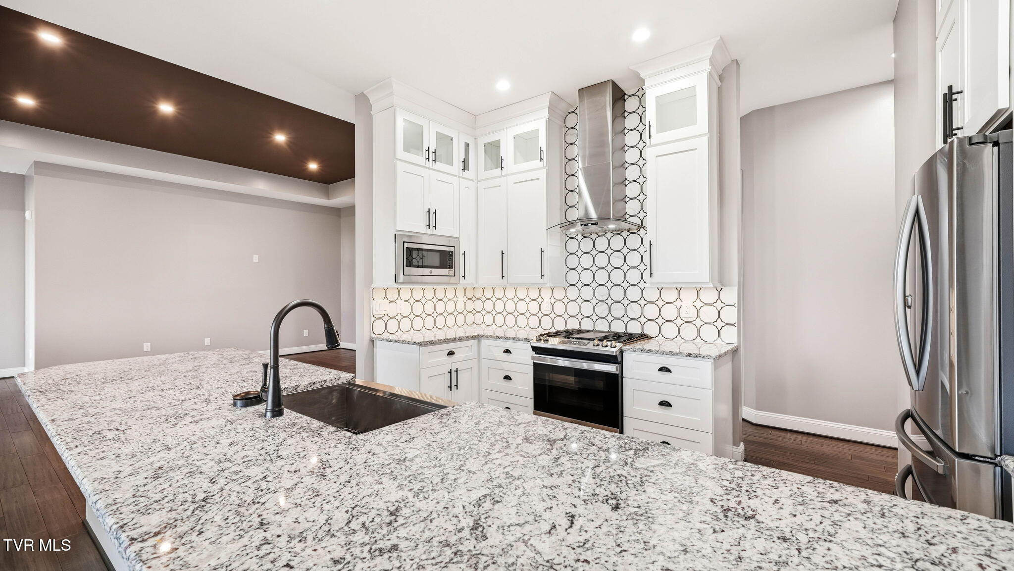 563 Pleasant Valley Road Jonesborough, TN 37659 - Photo 6 of 57 563 Pleasant Valley Road