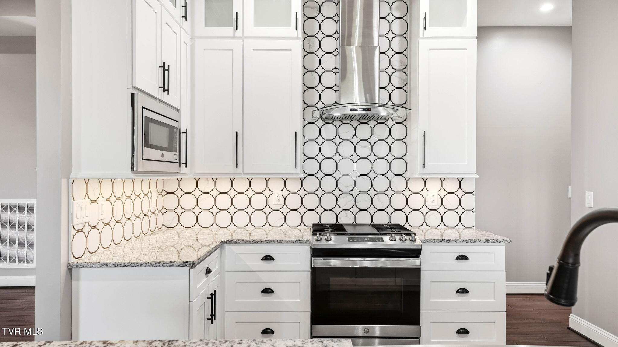 563 Pleasant Valley Road Jonesborough, TN 37659 - Photo 7 of 57 563 Pleasant Valley Road