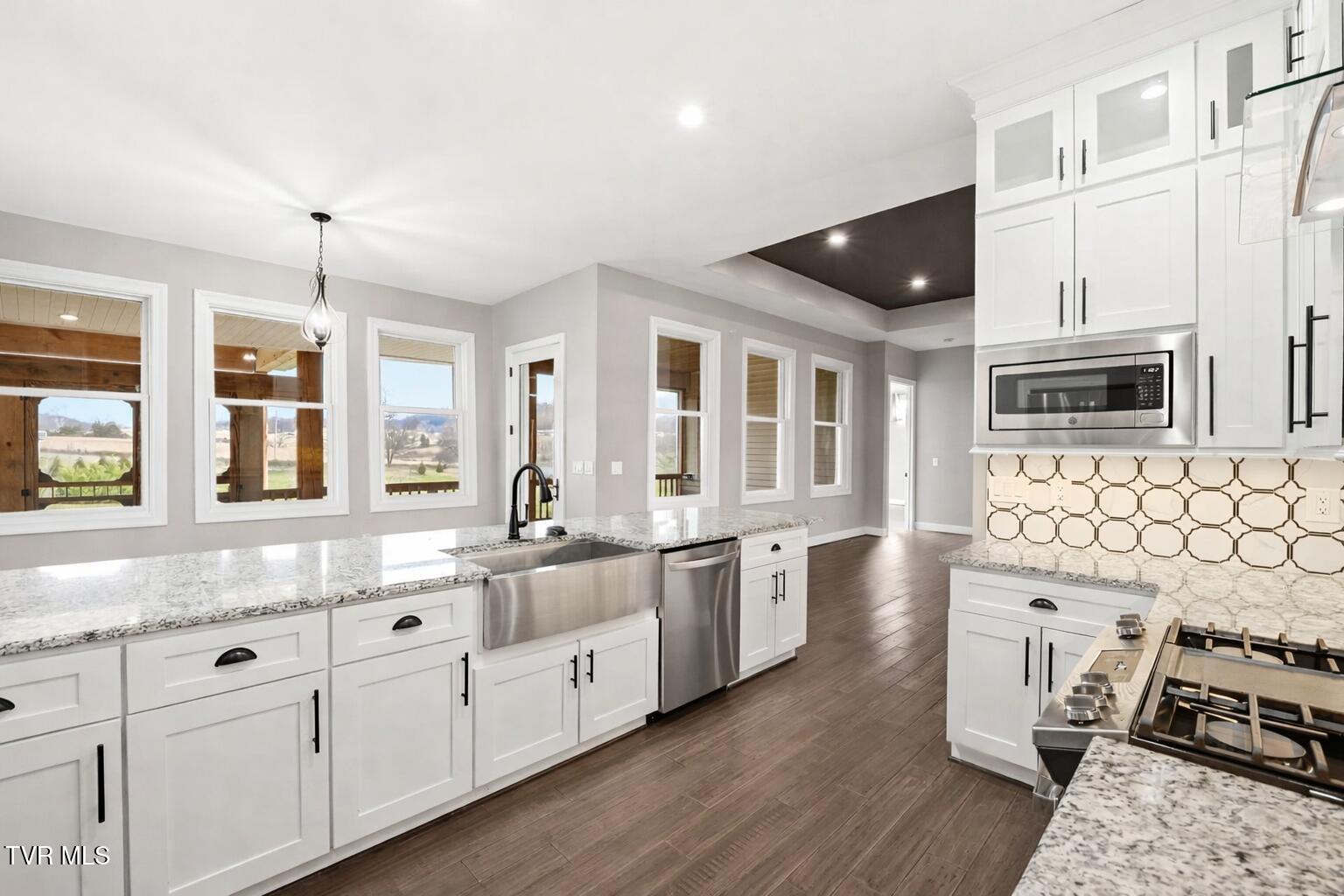 563 Pleasant Valley Road Jonesborough, TN 37659 - Photo 8 of 57 563 Pleasant Valley Road