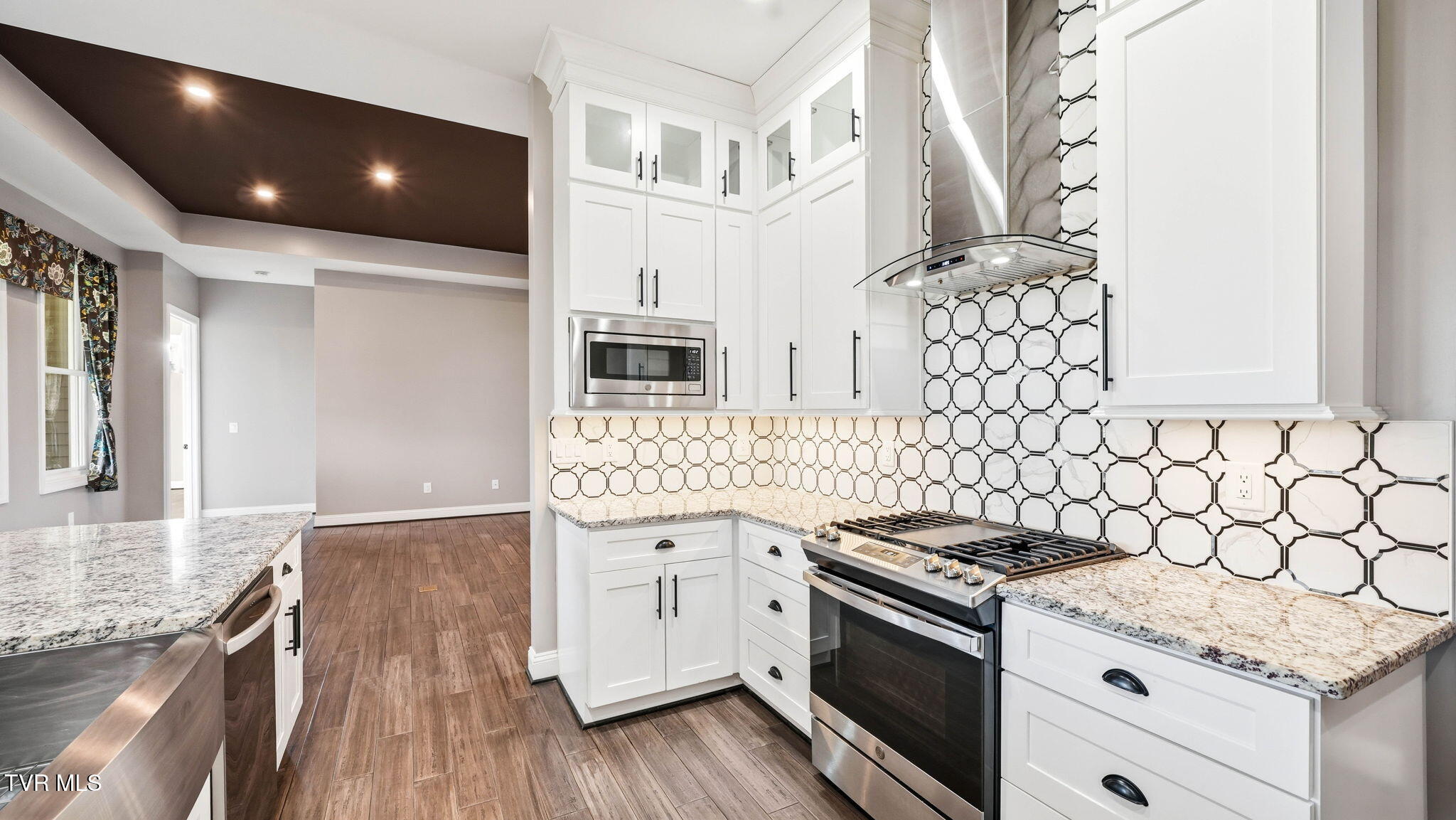 563 Pleasant Valley Road Jonesborough, TN 37659 - Photo 9 of 57 563 Pleasant Valley Road