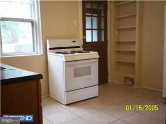 979 Trent Road Camden, NJ 08104 - Photo 4 of 12 Kitchen