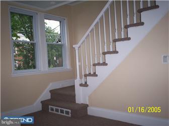 979 Trent Road Camden, NJ 08104 - Photo 6 of 12 Living Room