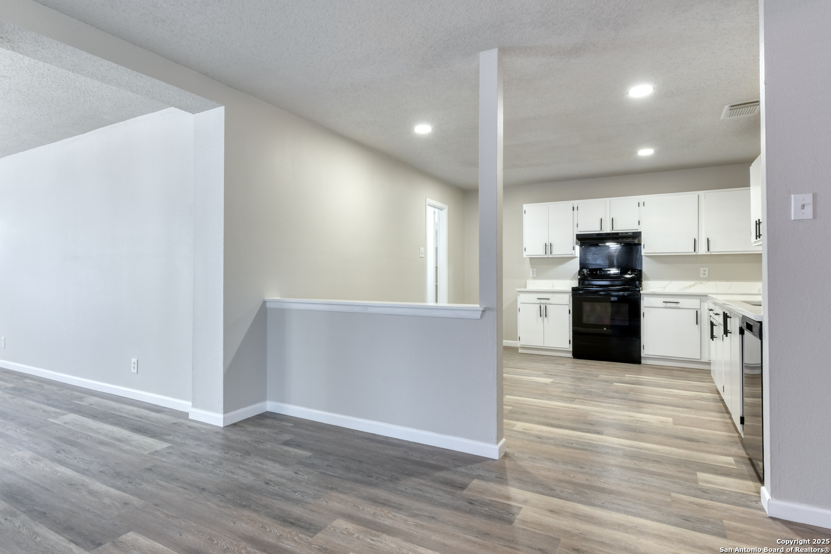 6819 Columbia Ridge Drive Converse, TX 78109 - Photo 8 of 29