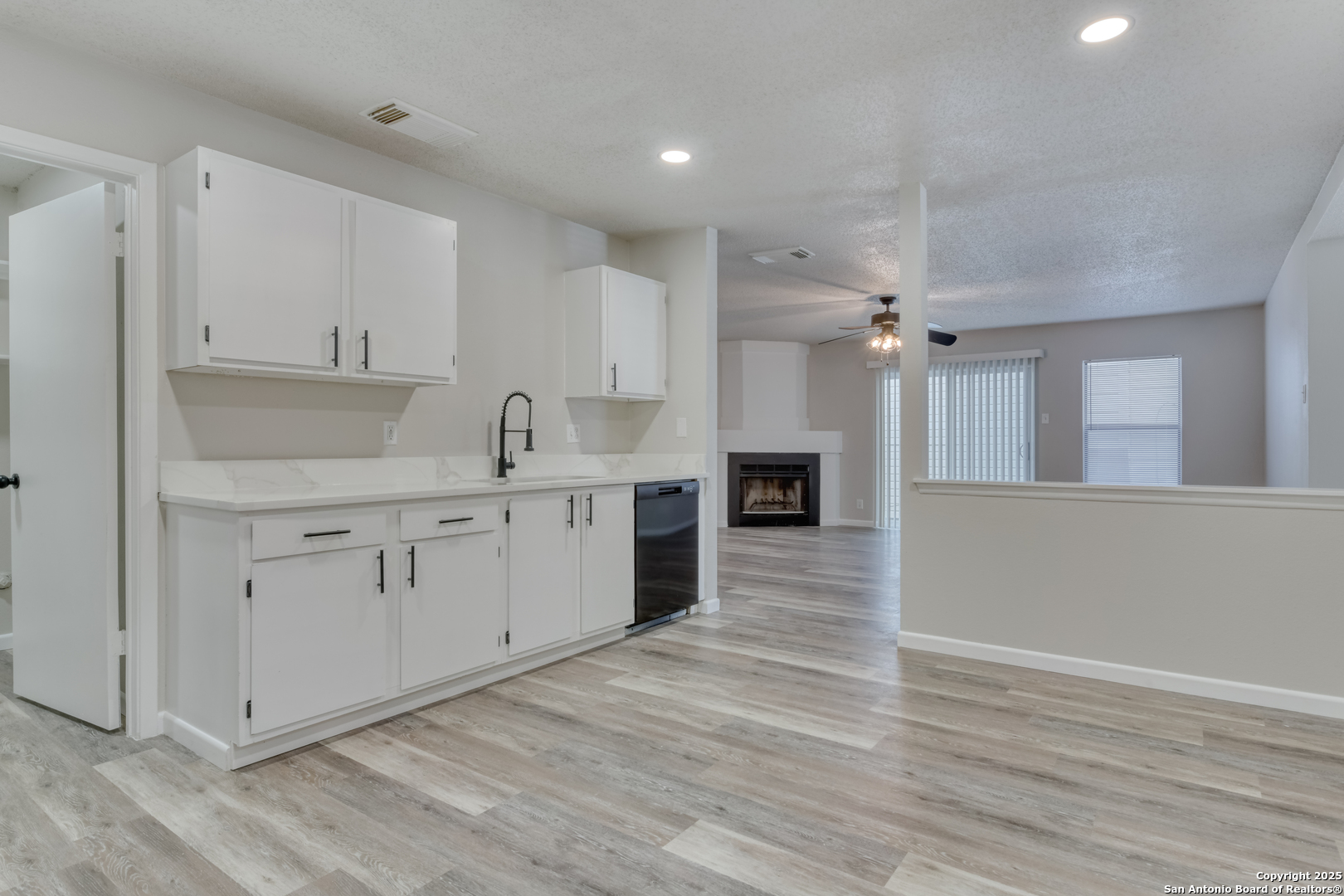 6819 Columbia Ridge Drive Converse, TX 78109 - Photo 10 of 29