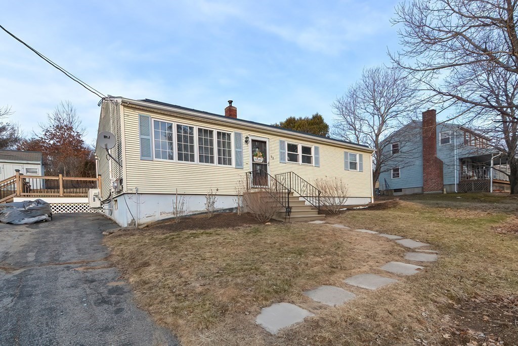 32 Old Farm Road Spencer, MA 01562 - Photo 1 of 29 Gallery Image 1