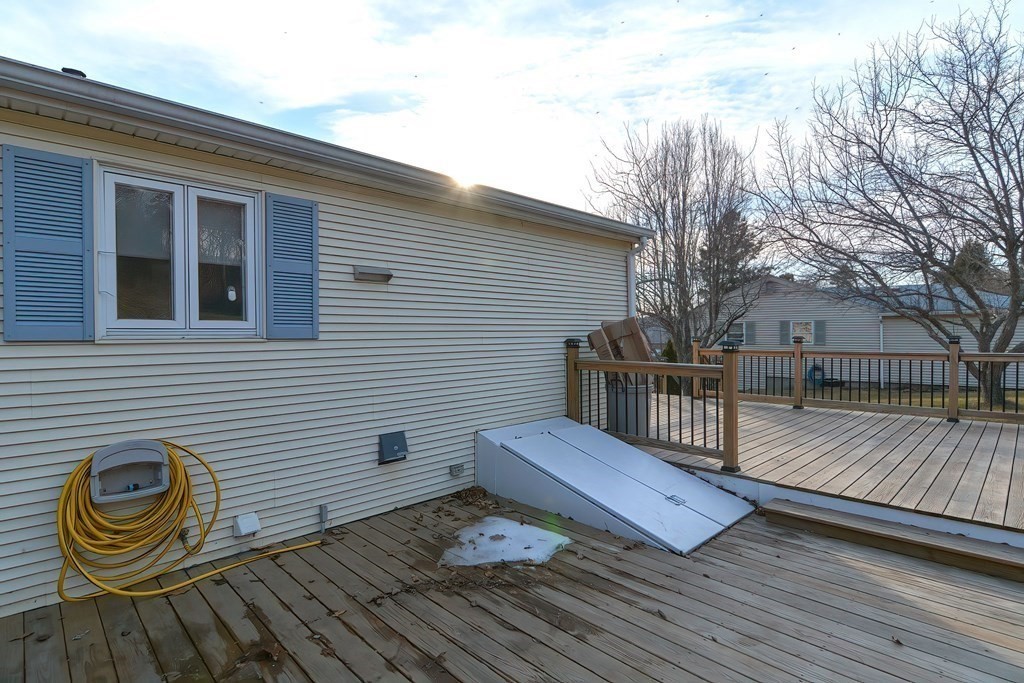 32 Old Farm Road Spencer, MA 01562 - Photo 3 of 29 Gallery Image 3