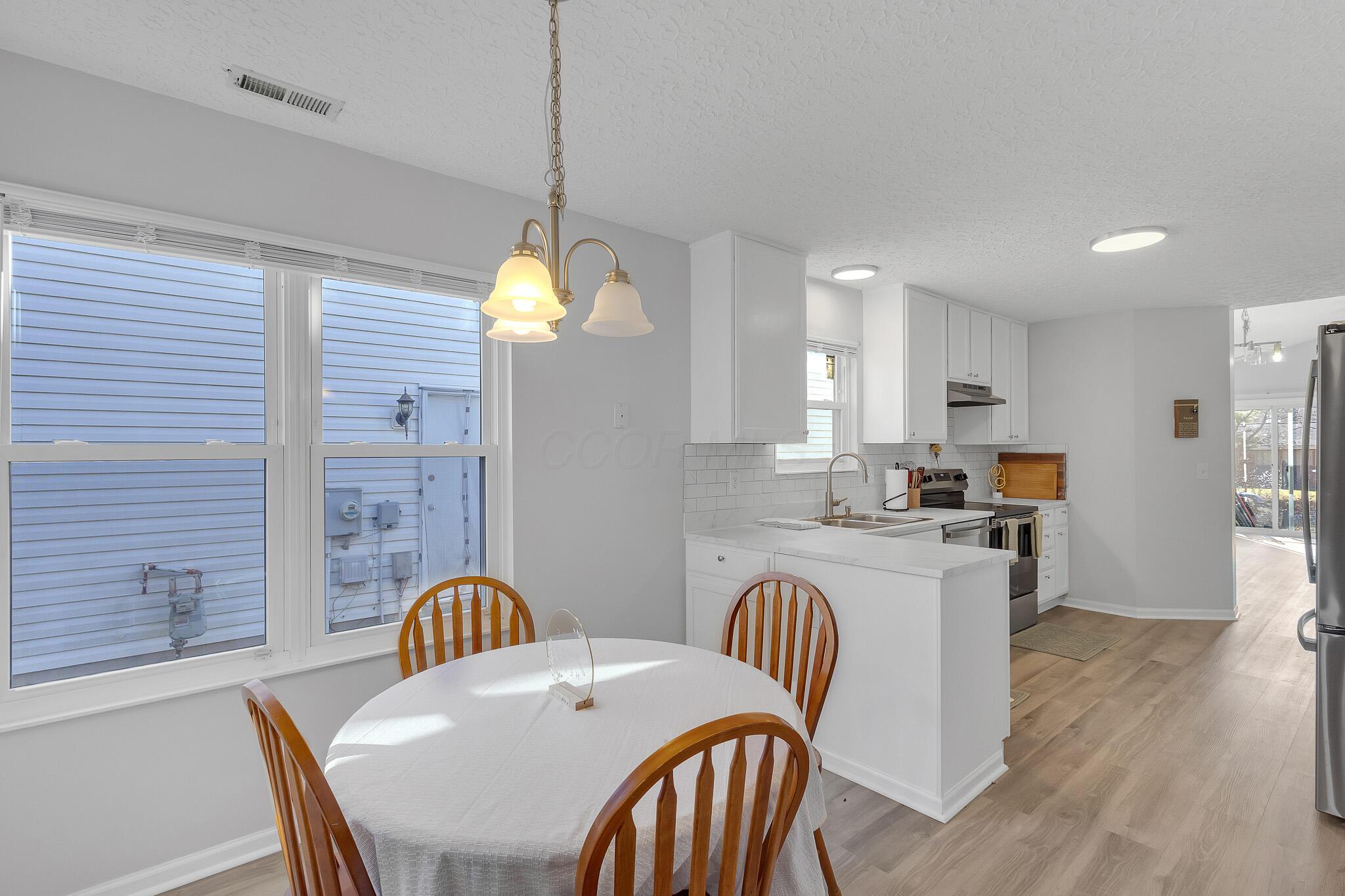 2691 Northwold Road Columbus, OH 43231 - Photo 4 of 15 IMG_7752
