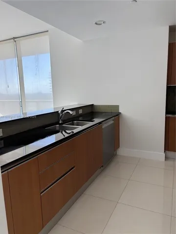 a close view of sink