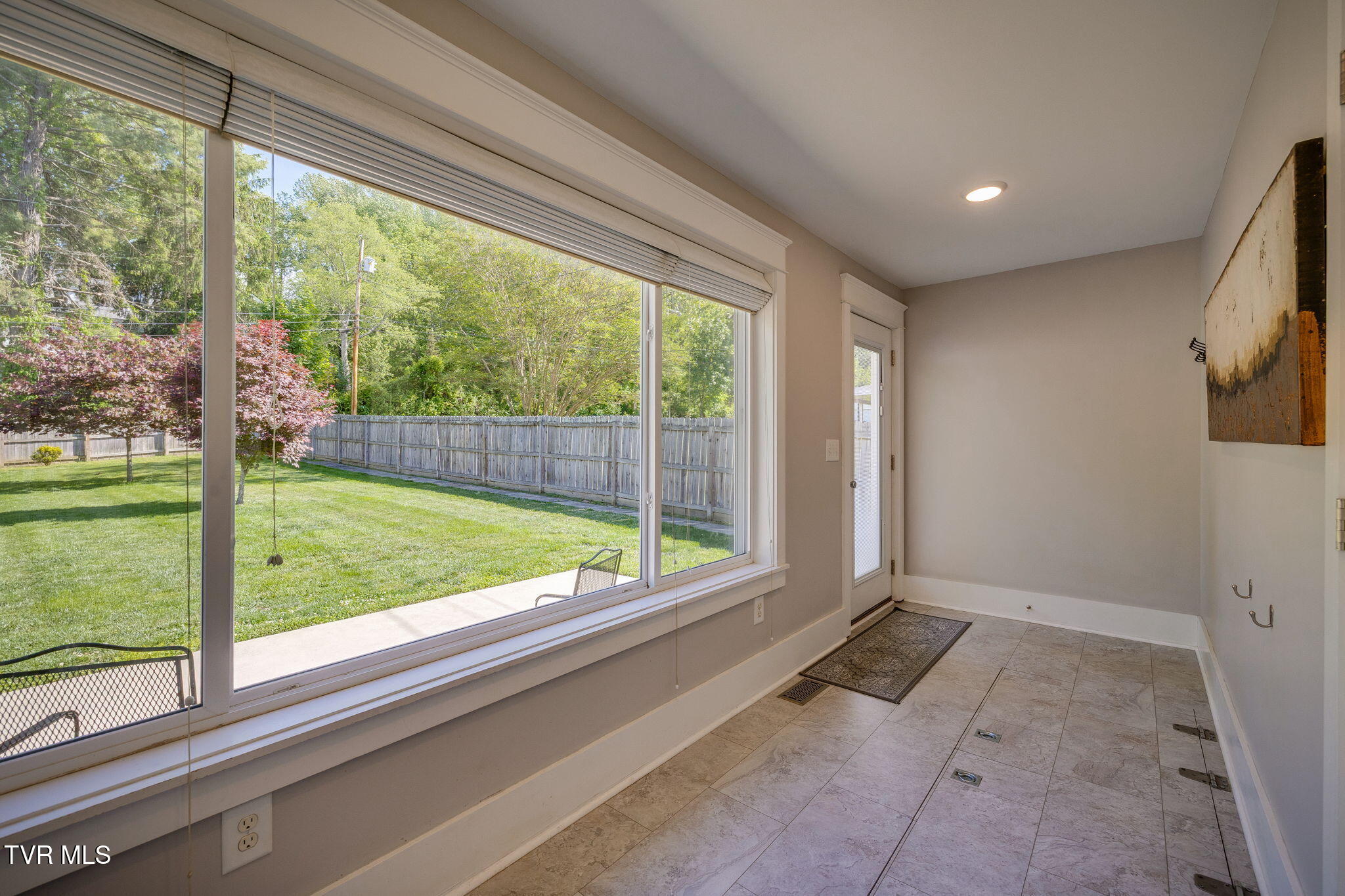 107 West Chestnut Street Johnson City, TN 37604 - Photo 26 of 36 026