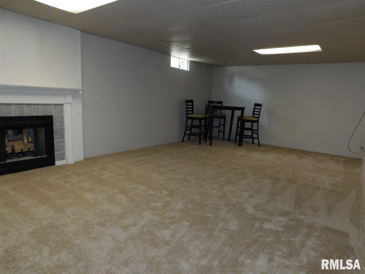 1818 MayField Road Chatham, IL 62629 - Photo 29 of 34 Gallery Image 29