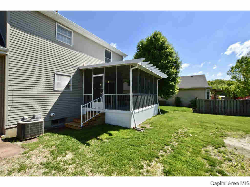 1818 MayField Road Chatham, IL 62629 - Photo 32 of 34 Gallery Image 32