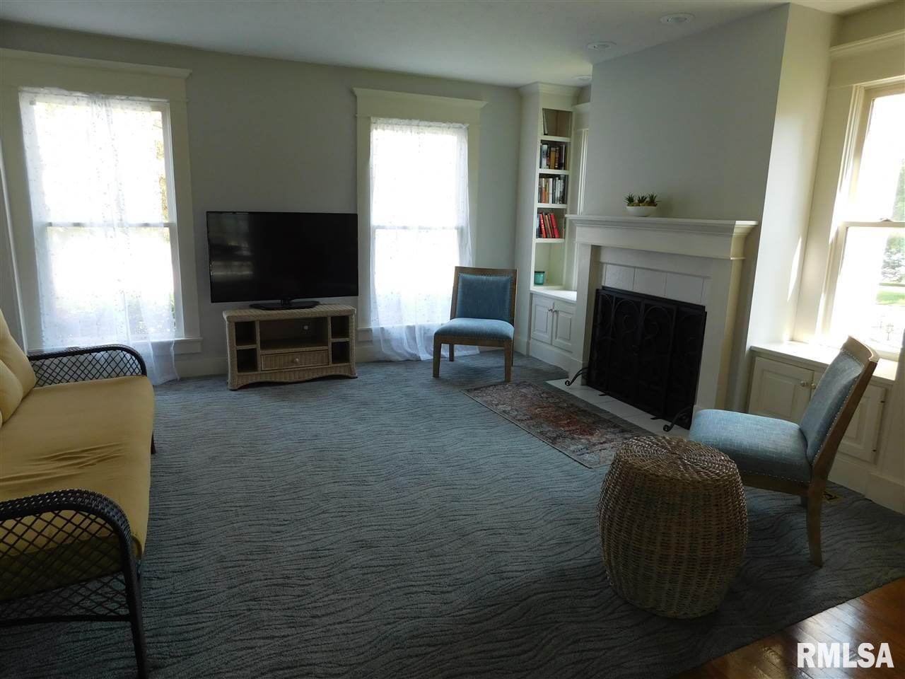 1818 MayField Road Chatham, IL 62629 - Photo 4 of 34 Gallery Image 4