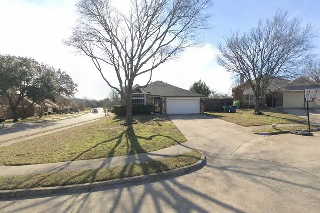 $255,000 | 214 Chamblin Court, Cedar Hill, TX 75104