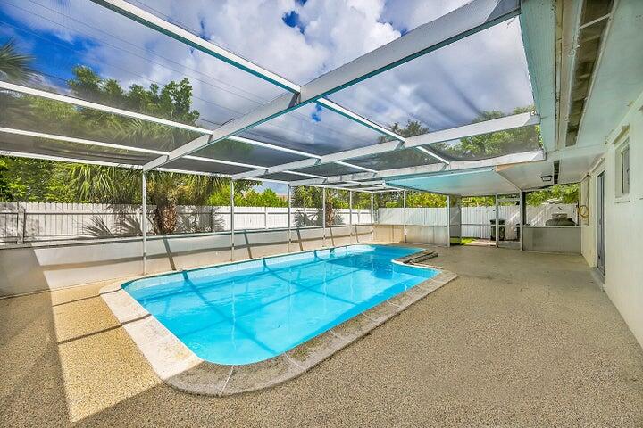 1308 South Congress Avenue Delray Beach, FL 33445 - Photo 5 of 30 a view of a indoor swimming pool