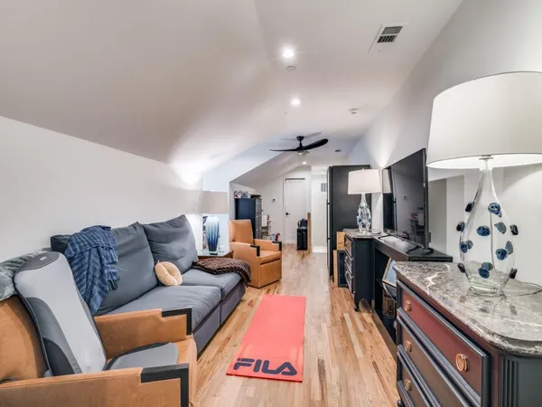 $9,500 | 4200 University Boulevard, University Park, TX 75205
