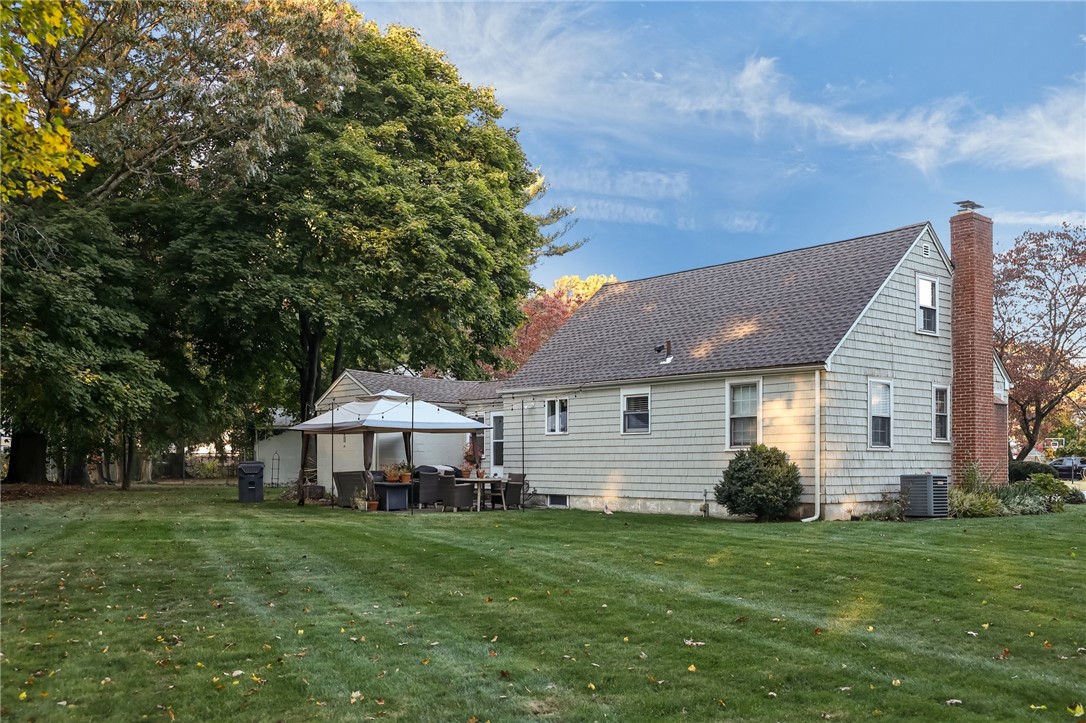 44 Westbrook Road Warwick, RI 02886 - Photo 37 of 44 Huge private flat back yard!